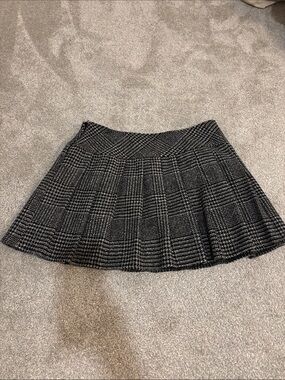 Classic Black & White Plaid Pleated Skirt